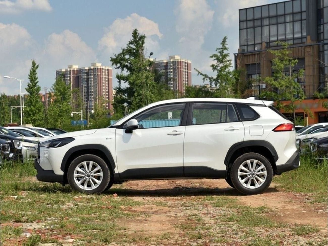 Toyota Corolla Cross Cross 2.0 hybrid elite option （export price)