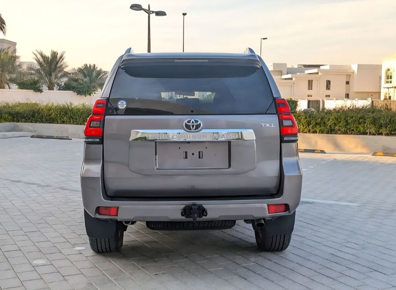 تويوتا برادو TXL LHD 4.0L V6 1GR petrol engine Automatic Gear 4WD 7 Seats 5 Doors