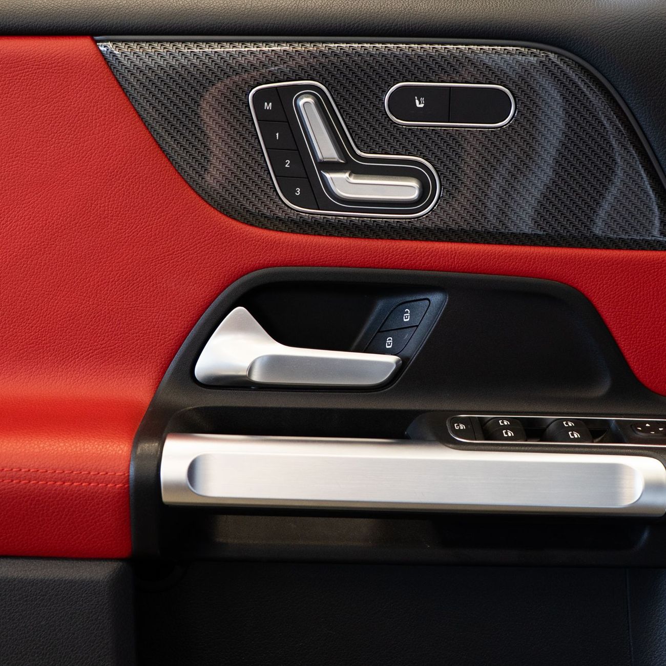 مرسيدس بنز GLB 35 AMG 4MATIC 2.0L (302 HP) AED 3,180  pm • 0% Downpayment • Mercedes GLB 35 AMG • 1 Year Warranty