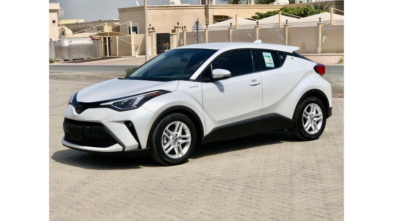 تويوتا CHR Toyota C-HR Hybrid 2023 (1.8L) GCC Specs Full Option