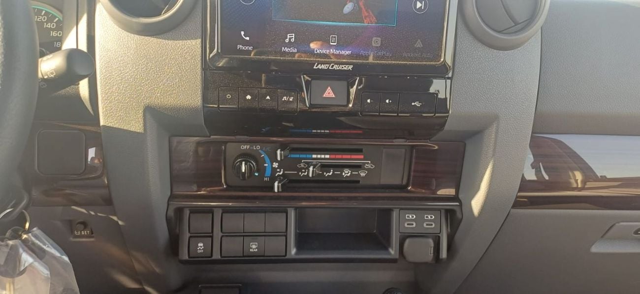 تويوتا لاند كروزر 76 TOYOTA LAND CRUISER 76 4.0L 5DOORS COLOR BLACK MODEL 2025