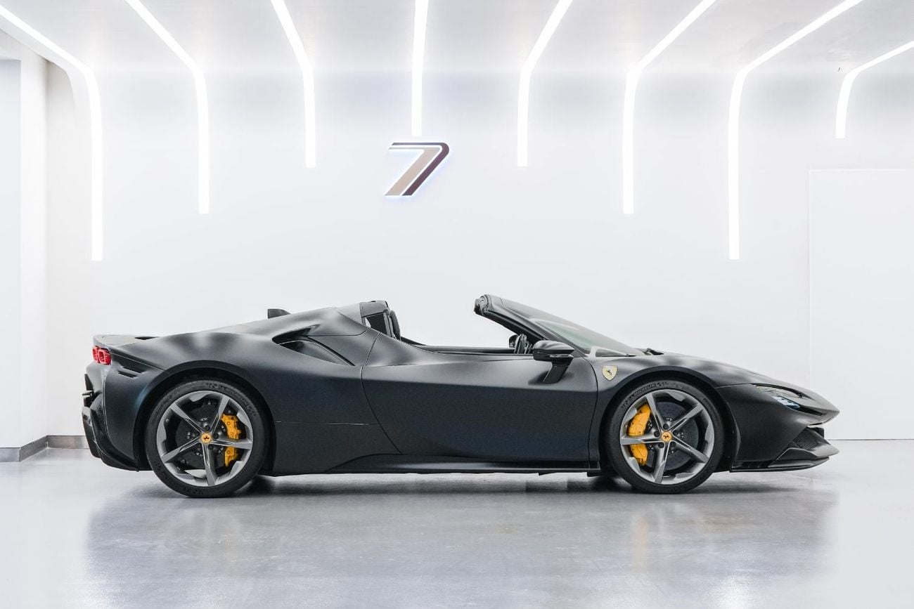 فيراري SF90 ستراديل SPIDER محرك هجين قابل للشحن V8 سعة 4.0 لتر | مواصفات أوروبية | حالة ممتازة