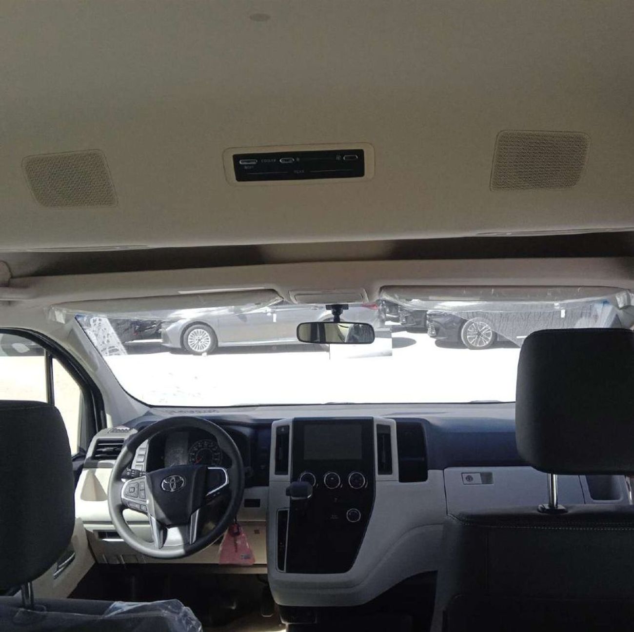 تويوتا هاياس 2.8L . Diesel . Automatic . Rear Wheel Drive . High Roof