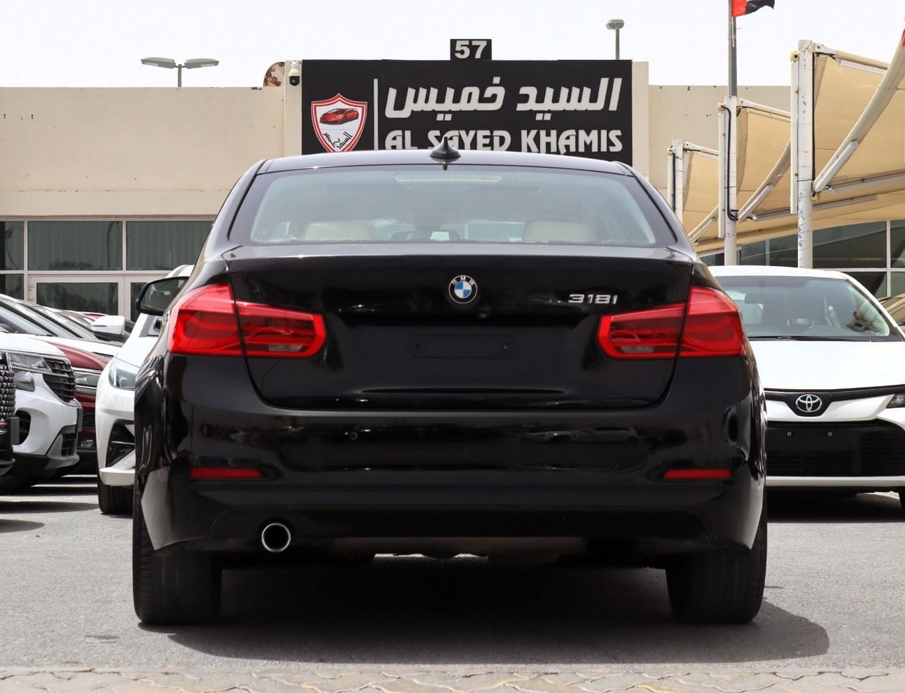 بي أم دبليو 318i EXCLUSIVE