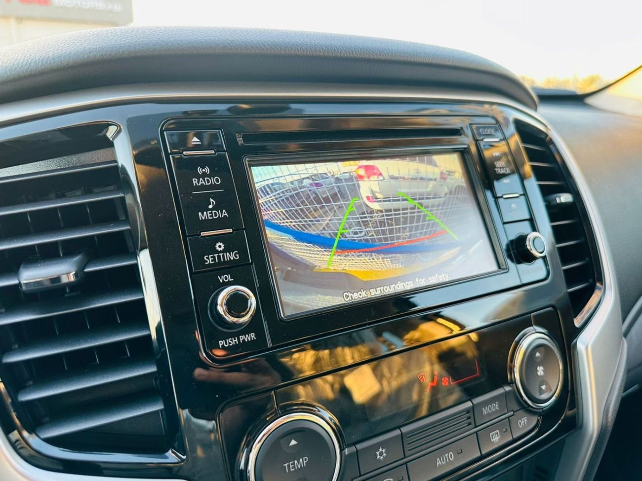 Mitsubishi L200 Mitsubishi L200 SPORTERO DIESEL - 2.4L - DOUBLE CABIN - 4X4 - A/T - POWER LOCKS AND POWER WINDOWS