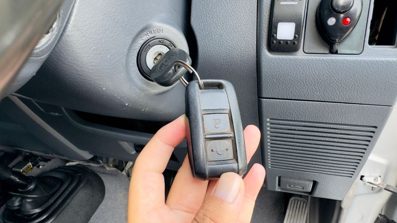 Toyota Land Cruiser SINGLE CABIN | 4.5L DIESEL ENGINE | 4WD | RHD | MANUAL TRANSMISSION | 2016