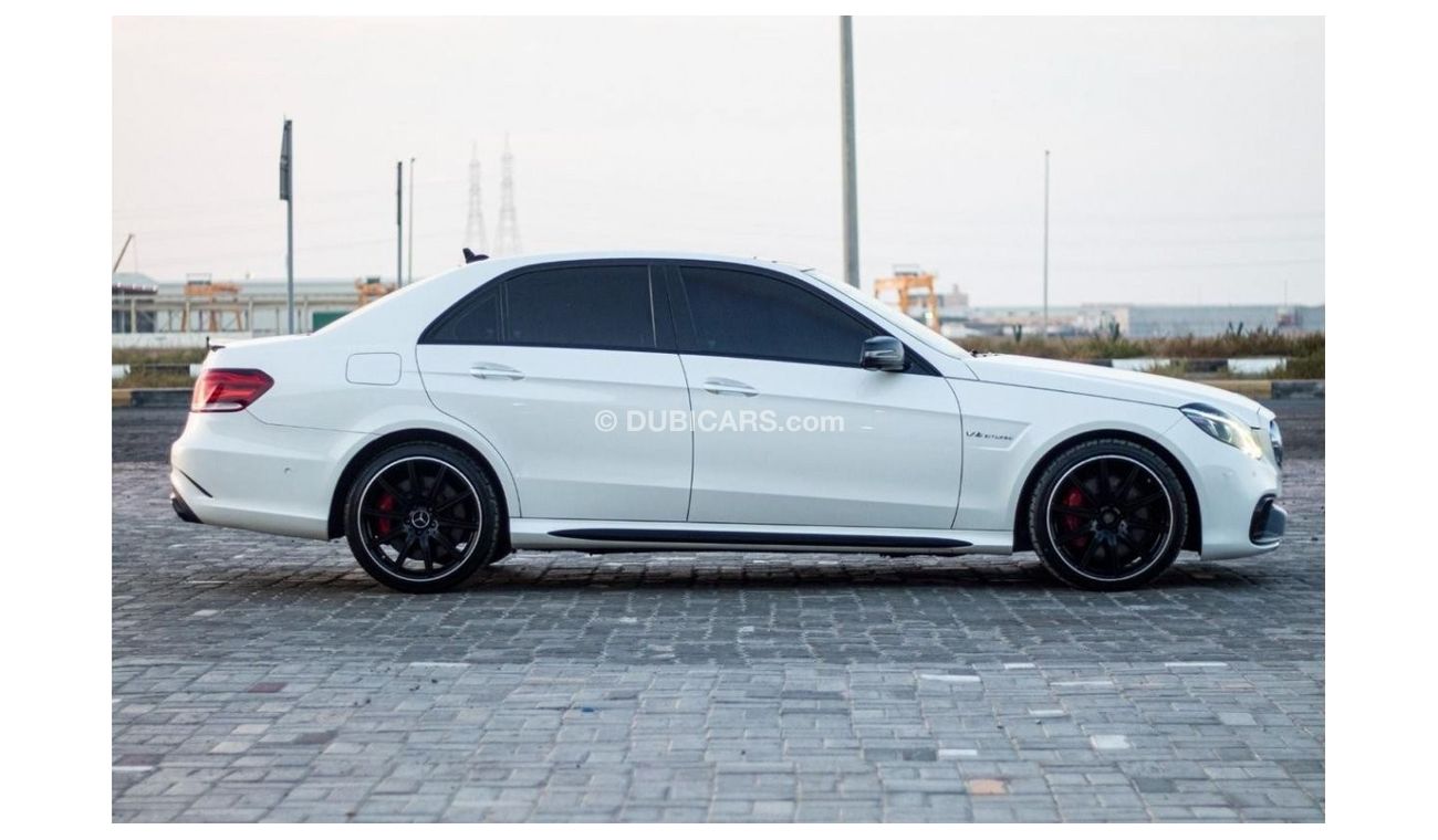 مرسيدس بنز E 63 AMG S مرسيدس أي 63 AMG 2015 المطلوب 90.000 درهم  الممشى 137.000 كم  مواصفات خليجيه فل اوبشن رقم 1 ، بانو