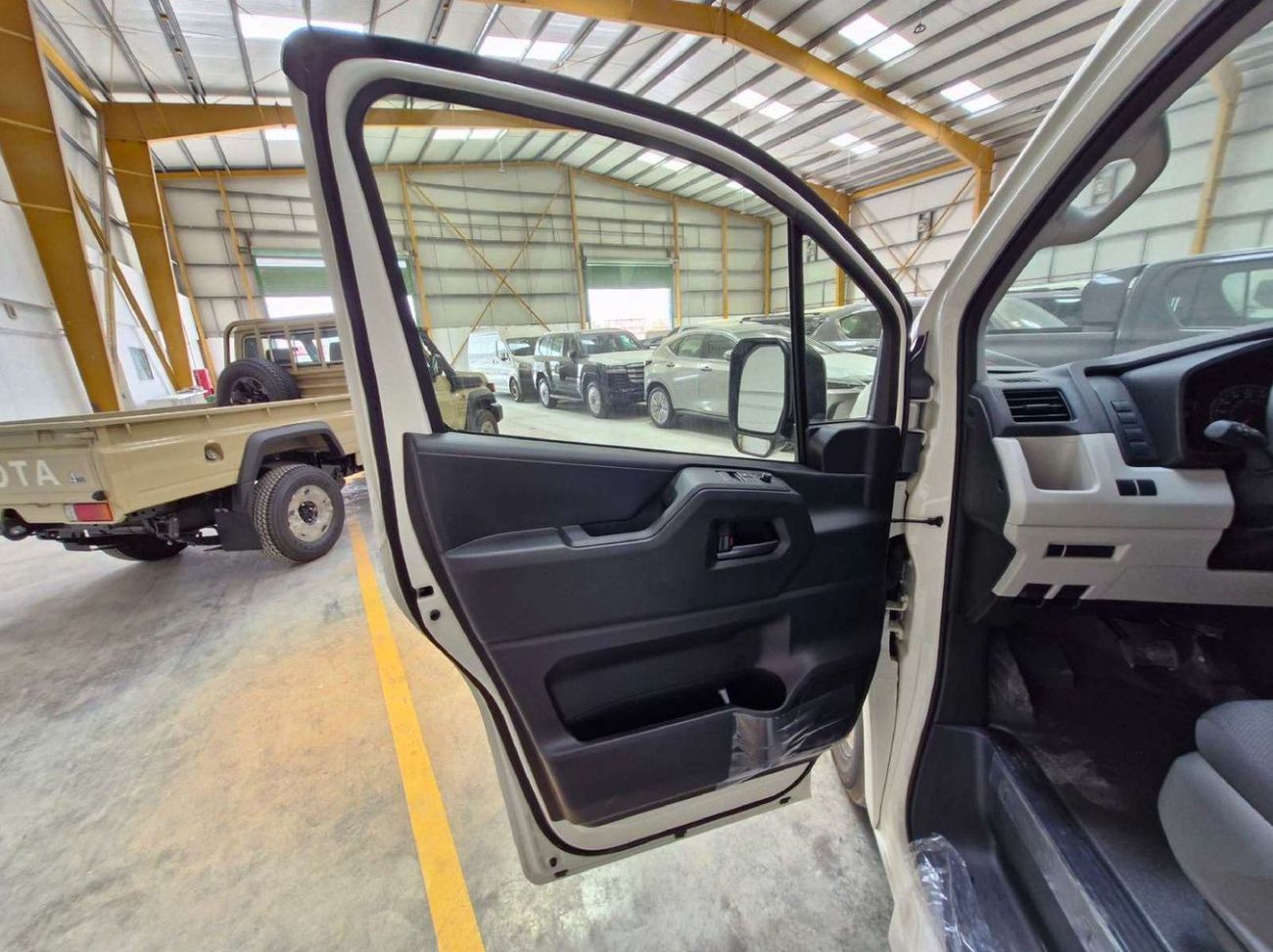 Toyota Hiace HIGH-ROOF, 3.5L V6, 24-VALVE DOHC, VVT-AT 2026 MODEL