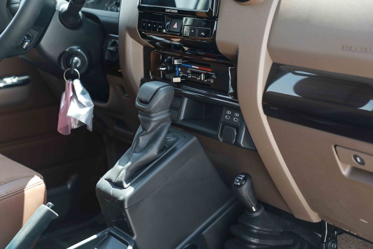 Toyota Land Cruiser 70 2025 TOYOTA LC76 HARDTOP 4.0 - WHITE inside SADLLE TAN | Export Only