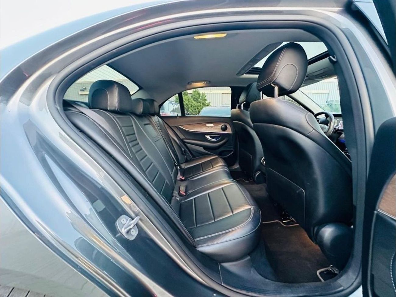 Mercedes-Benz E300 Std AED 2060 PM MERCEDES-BENZ E300 0% DP WELL MAINTAINED