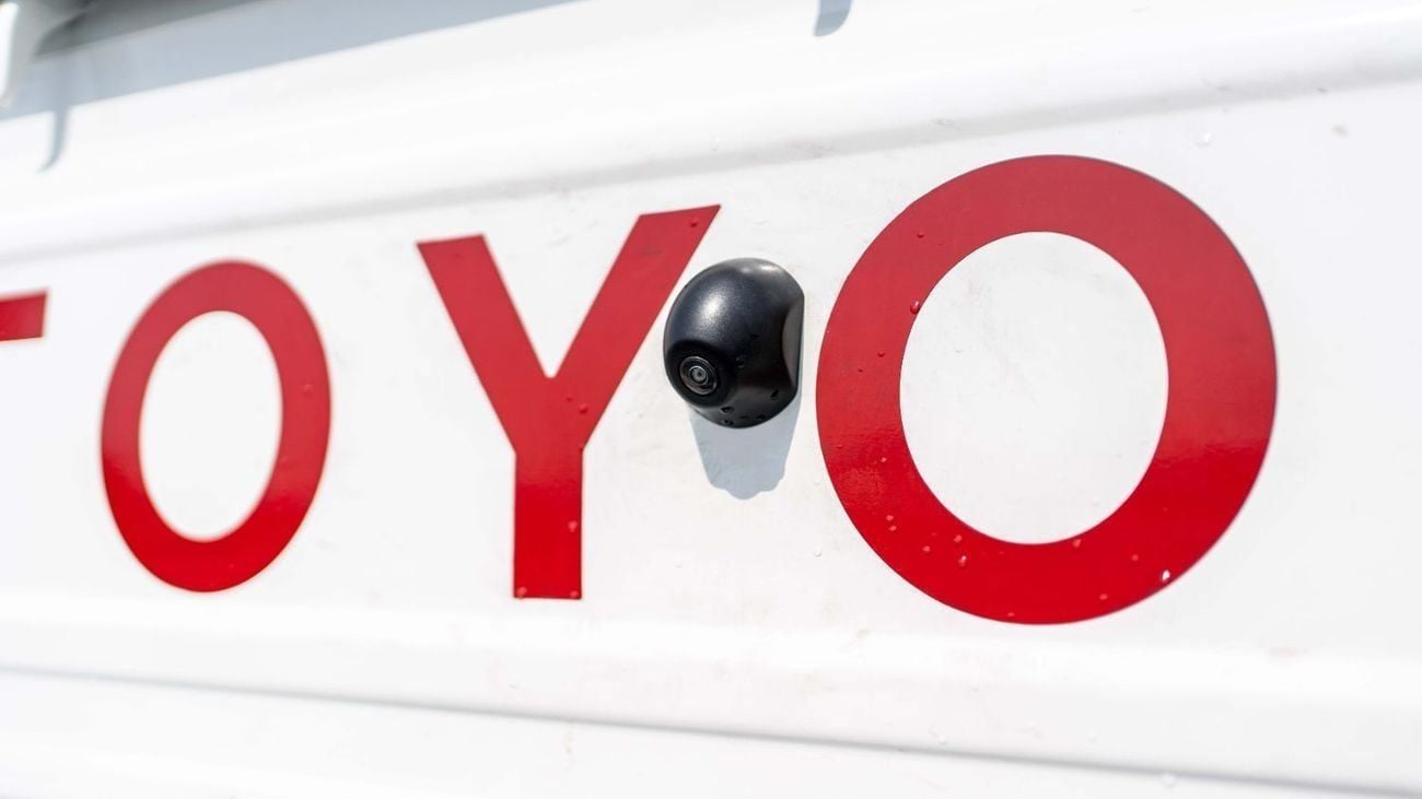 تويوتا لاند كروزر بيك آب 2025 Toyota Land Cruiser LC 79 2.8L AT Diesel (White-Brown)