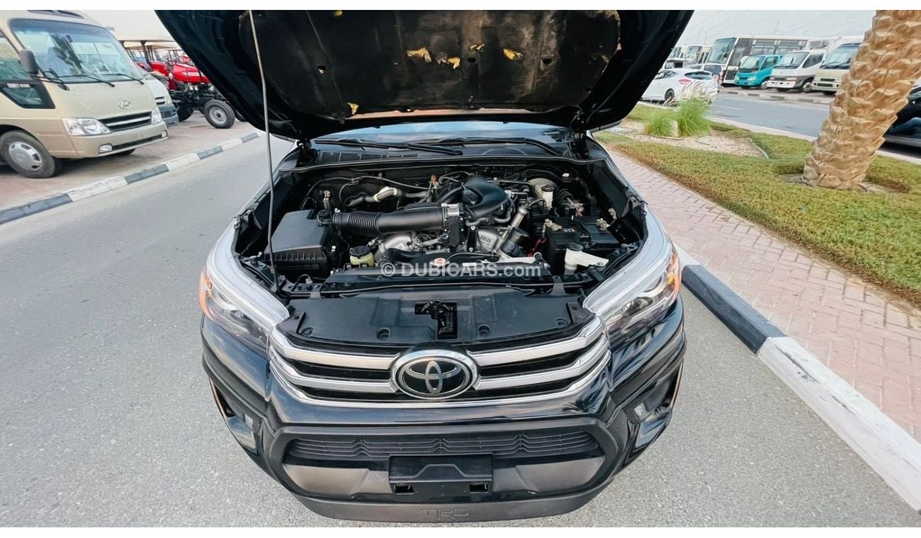 Toyota Hilux TRD 2018 Adventure GCC V6 4.0L Petrol Push Start [LHD] AT 4x4 Leather Seats Premium Condition