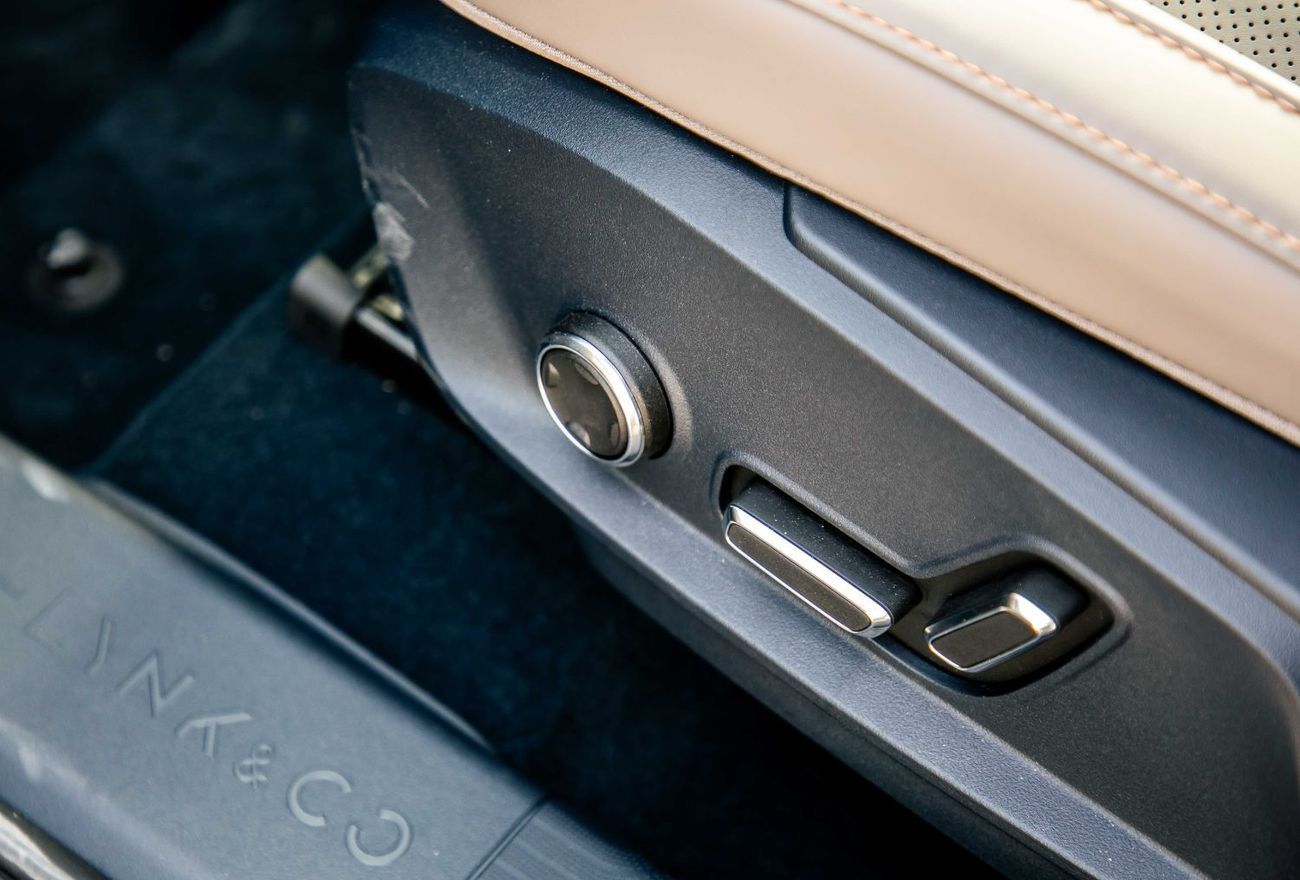 لينك أند كو Z10 2025 Lynk & Co Z10 Max - Fluid Grey Inside Beige