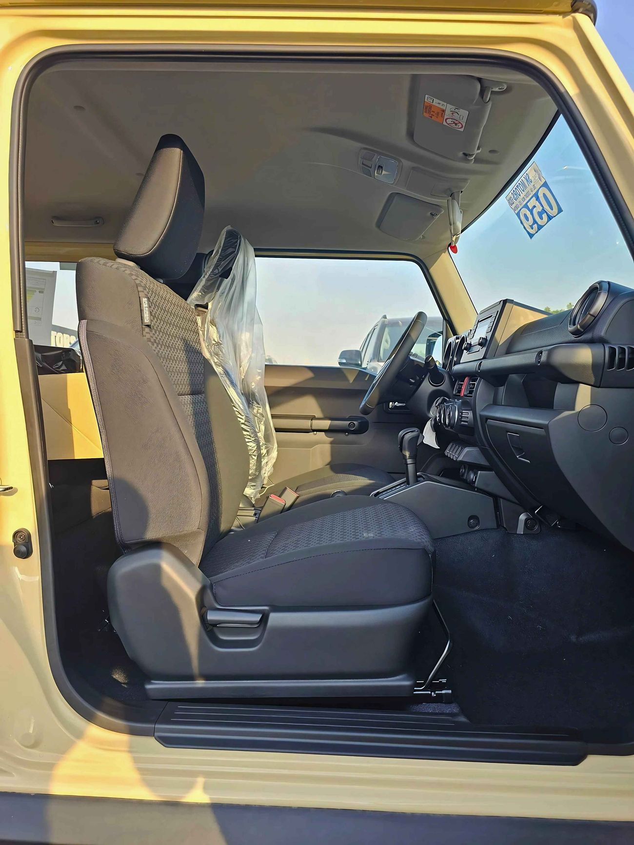 Suzuki Jimny DUAL TONE / GLX / A/T / 1.5L V4 PETROL / 3 DOOR / ALL GRIP OFF ROAD / 4WD (CODE # GLX)