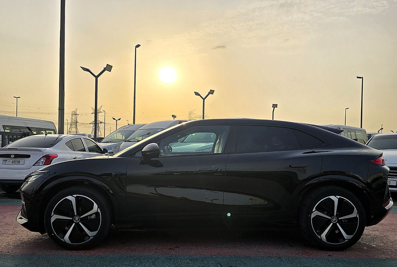 BYD Song L BYD Song L EV FULL OPTION 662 K.M RANG With radar Black Color 2025 Model