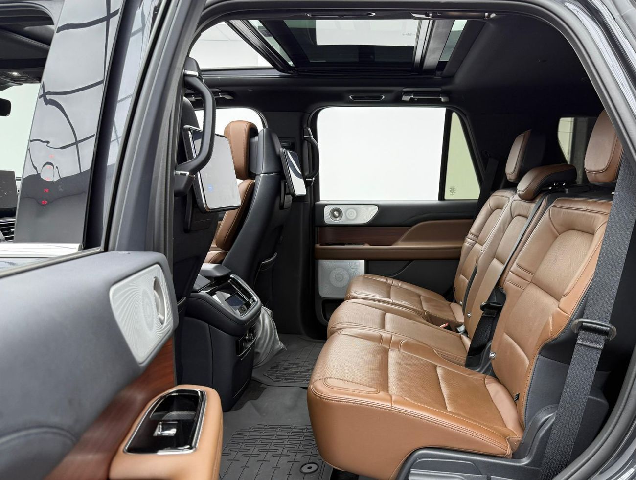 Lincoln Navigator Presidential 3.5L 2023 Lincoln Navigator Presidential, 2028 Lincoln Warranty + Service Pack, Very Lo