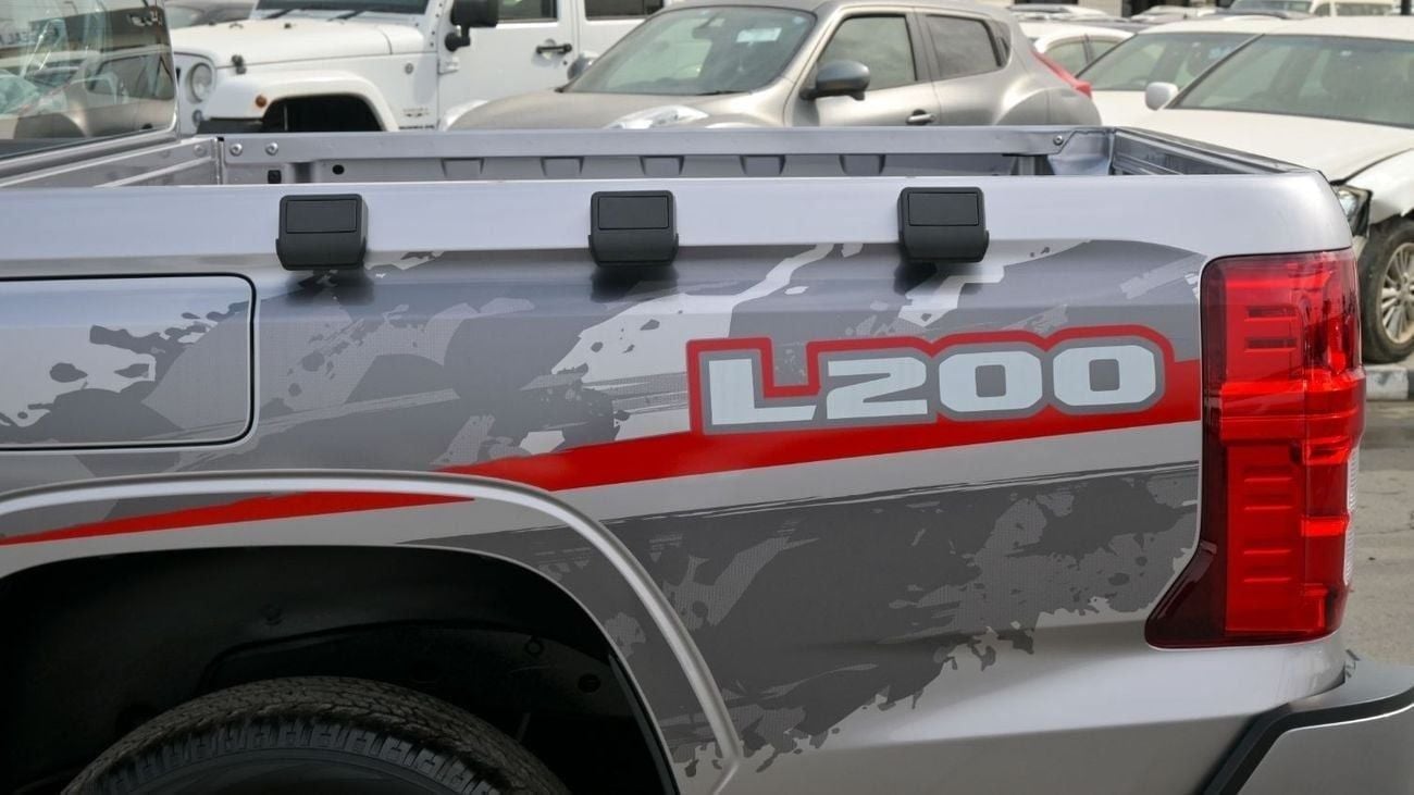 Mitsubishi L200 Brand New Mitsubishi L200 GLX 2025 Export 2.5L 4WD A/T Diesel|Silver/Black|L200-GLX-AT-25|