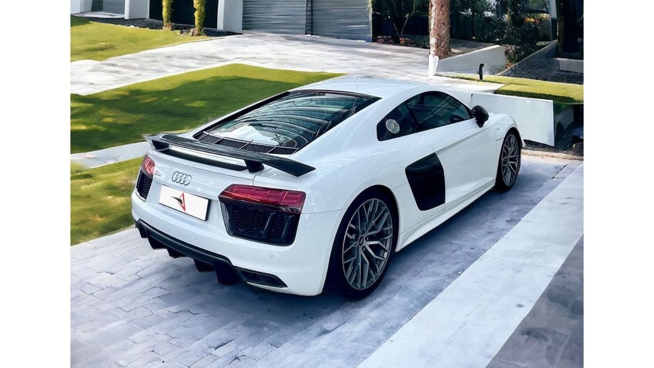Audi R8 V10 Plus AUDI R8 SPORT PLUS | GCC | FSH | LOW MILEAGE | SUPER CLEAN