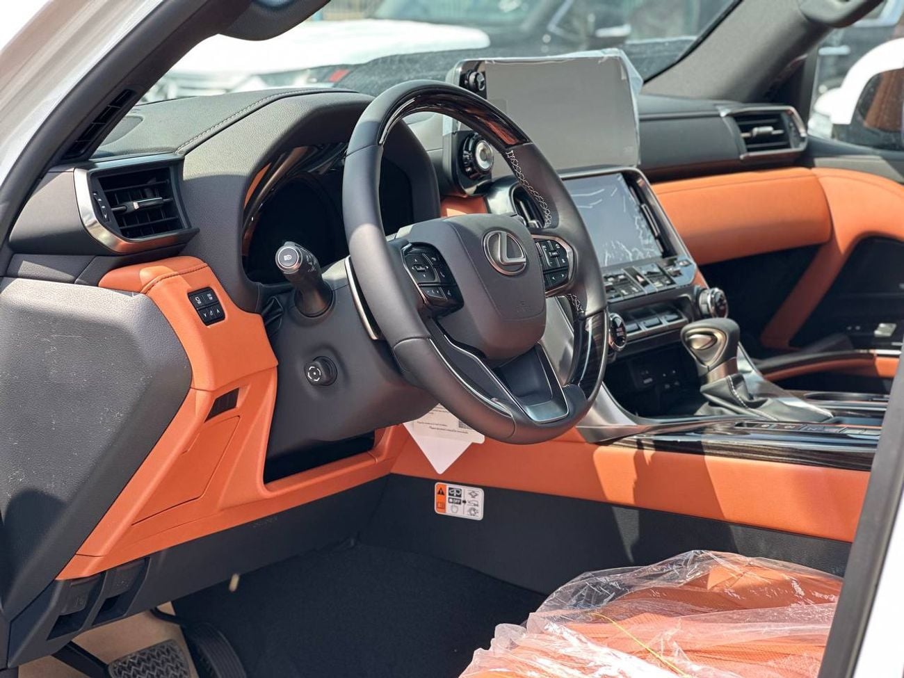 لكزس LX 600 LX600 VIP 3.5 لتر PTR أوتوماتيك // 2026 // كاملة المواصفات: مقاعد VIP، رادار وشاشة عرض رأسية، كاميرا