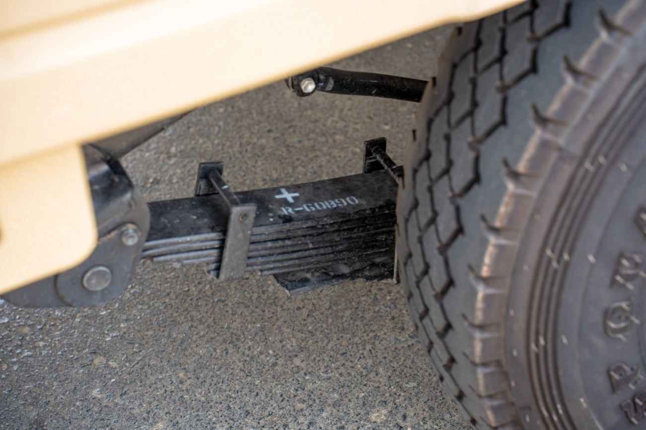 تويوتا لاند كروزر بيك آب Std 4.0L Single Cab Utility 4WD