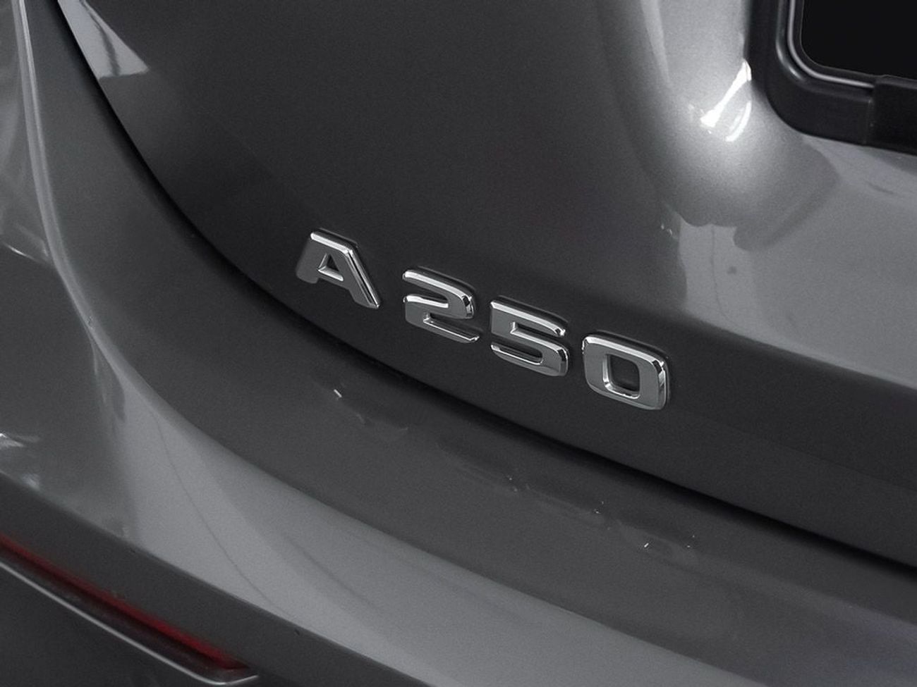 مرسيدس بنز A 250 2.0L 211BHP