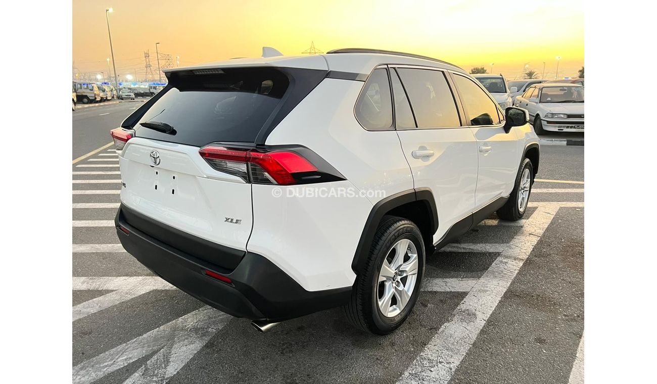 Toyota RAV4 2019 Toyota RAV4 XLE SUV,  4CYL, Automatic, Four Wheel Drive / EXPORT ONLY