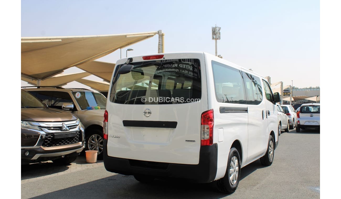 نيسان أورفان ميكروباص