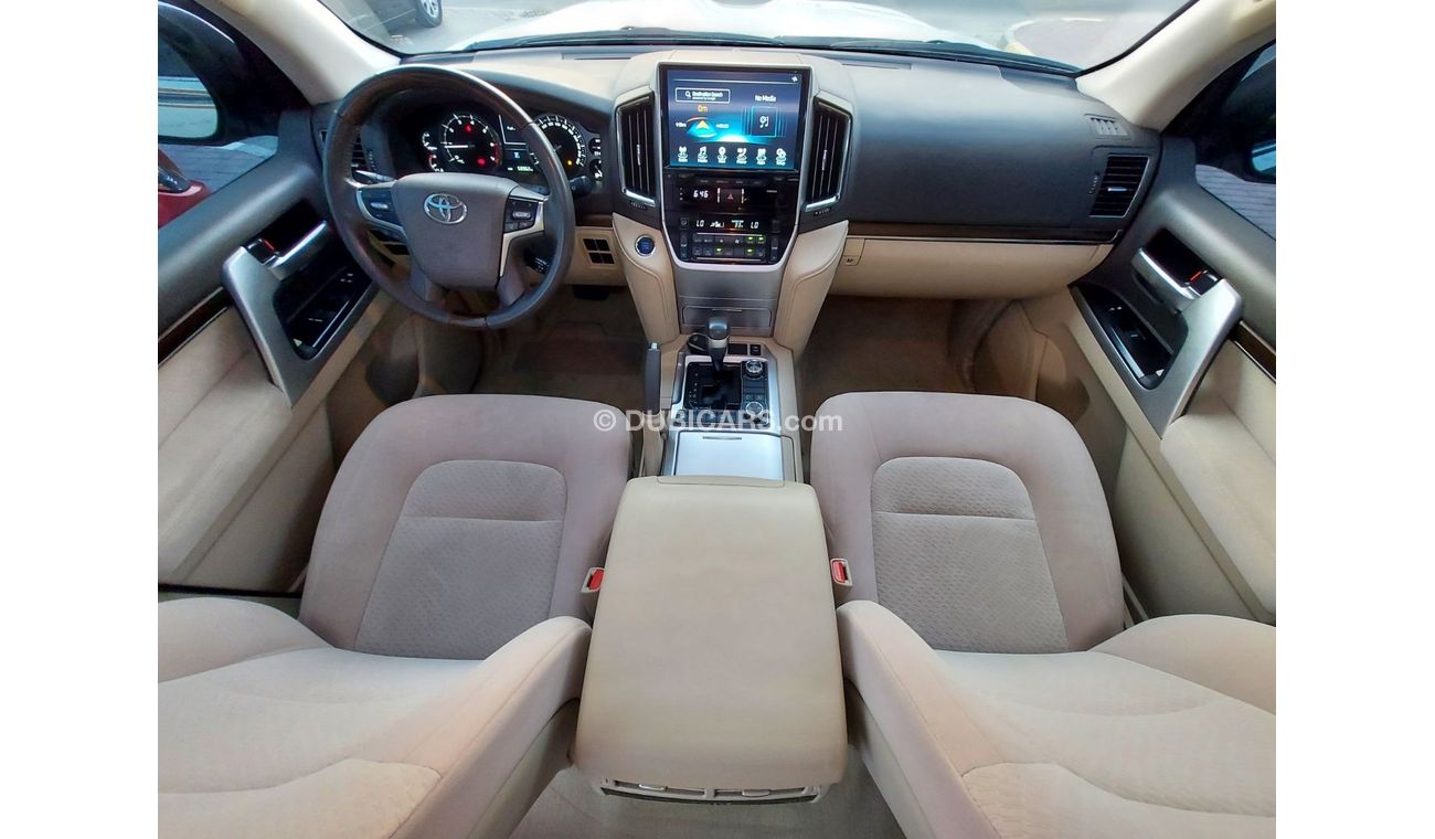 Toyota Land Cruiser GXR1