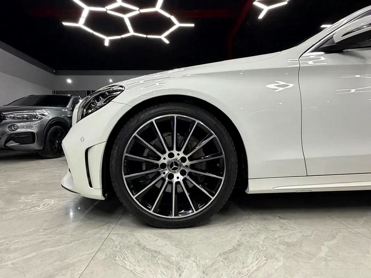 مرسيدس بنز C 200 AMG