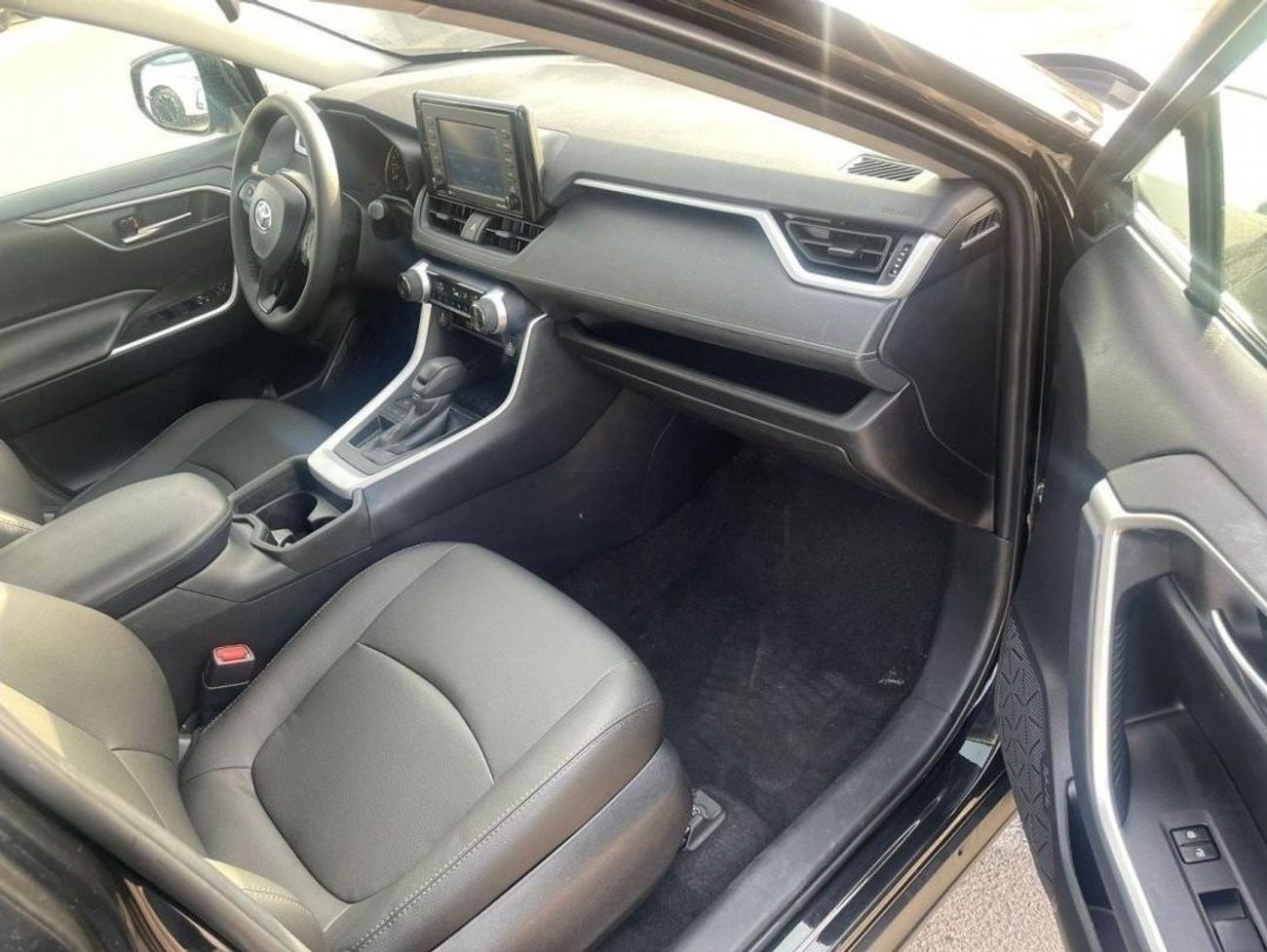 Toyota RAV4 2021 Toyota Rav4 XLE MidOption+ Push start - 2.5L V4 -