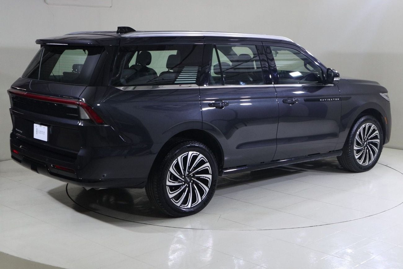 Lincoln Navigator PRESIDENTIAL N1925 / FREE INSURANCE + REGISTRATION / AL TAYER MOTORS AL QOUZ SHOWROOM