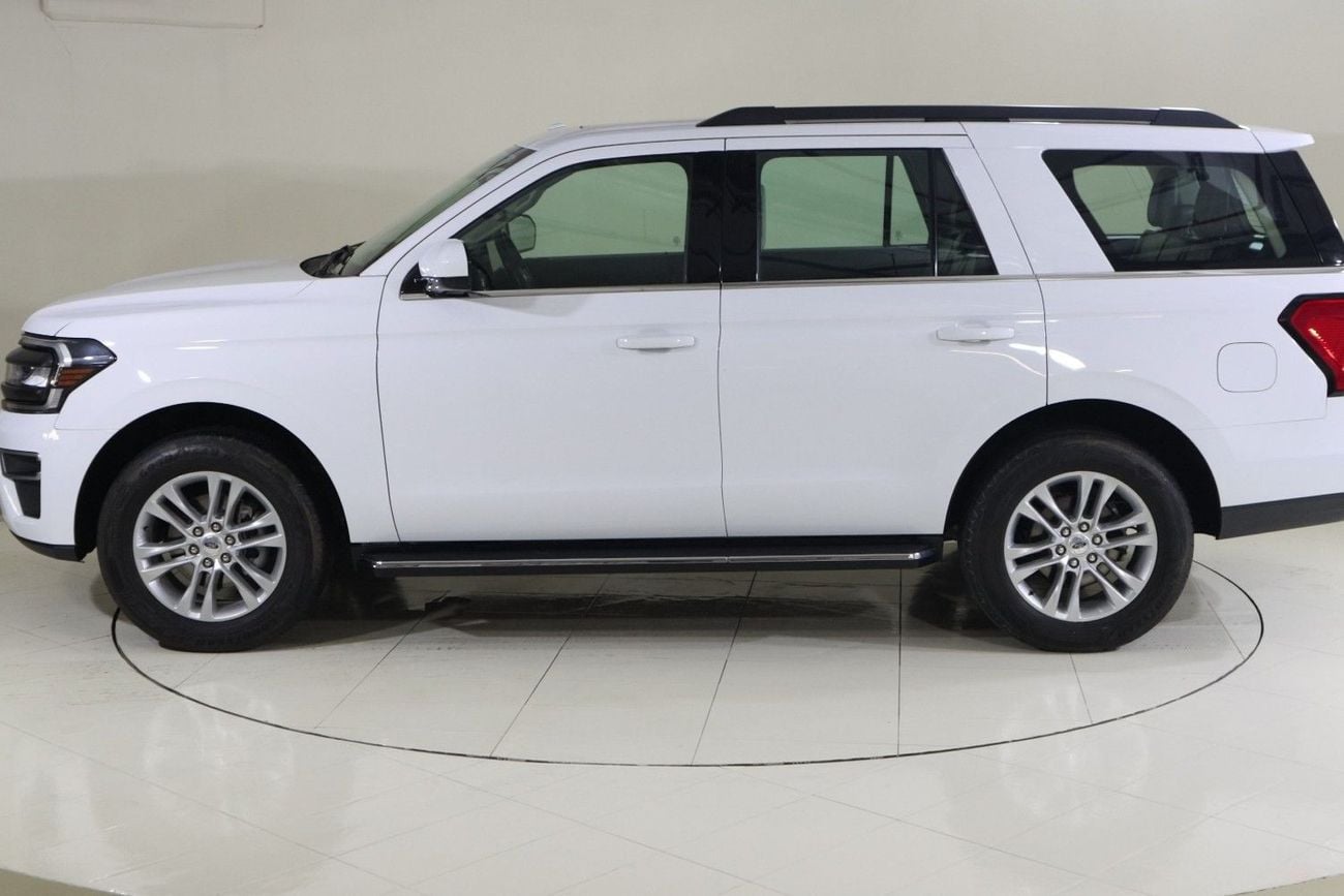 فورد إكسبيديشن XLT XT222 / AL TAYER MOTORS AL QOUZ SHOWROOM
