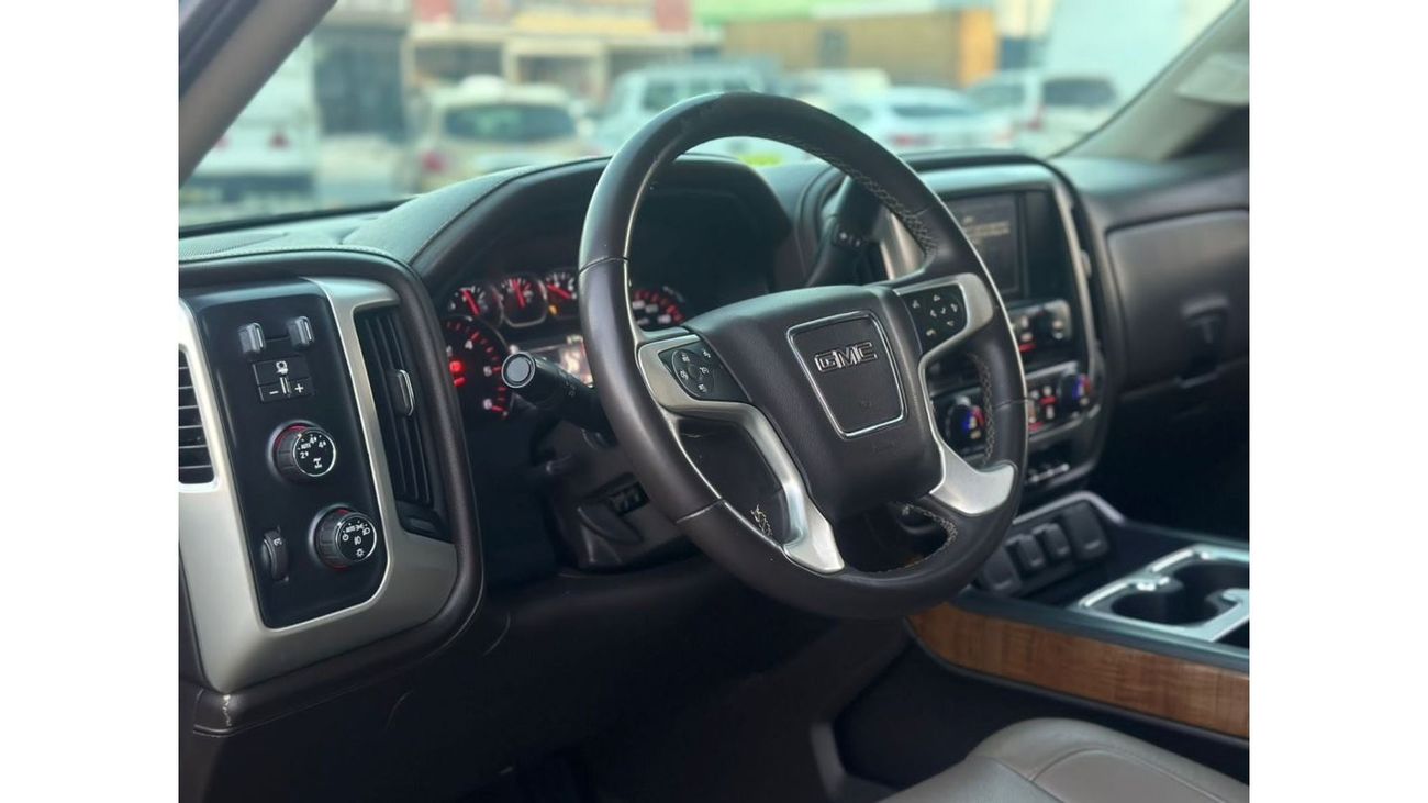 جي أم سي سييرا 1500 دينالي