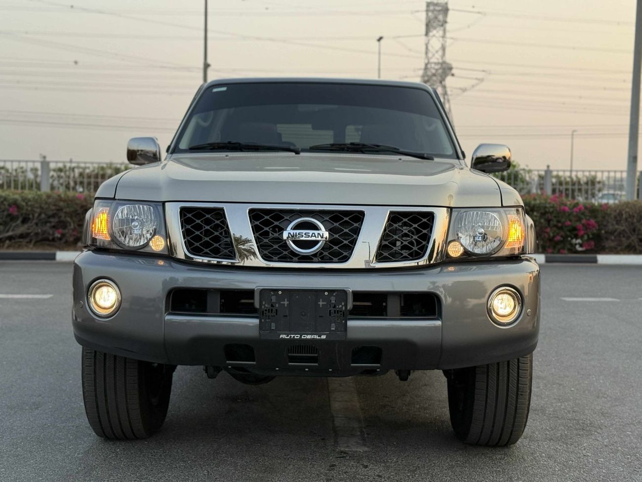 نيسان باترول سوبر سفاري GCC SPEC NEAT AND CLEAN LESS KILOMETER