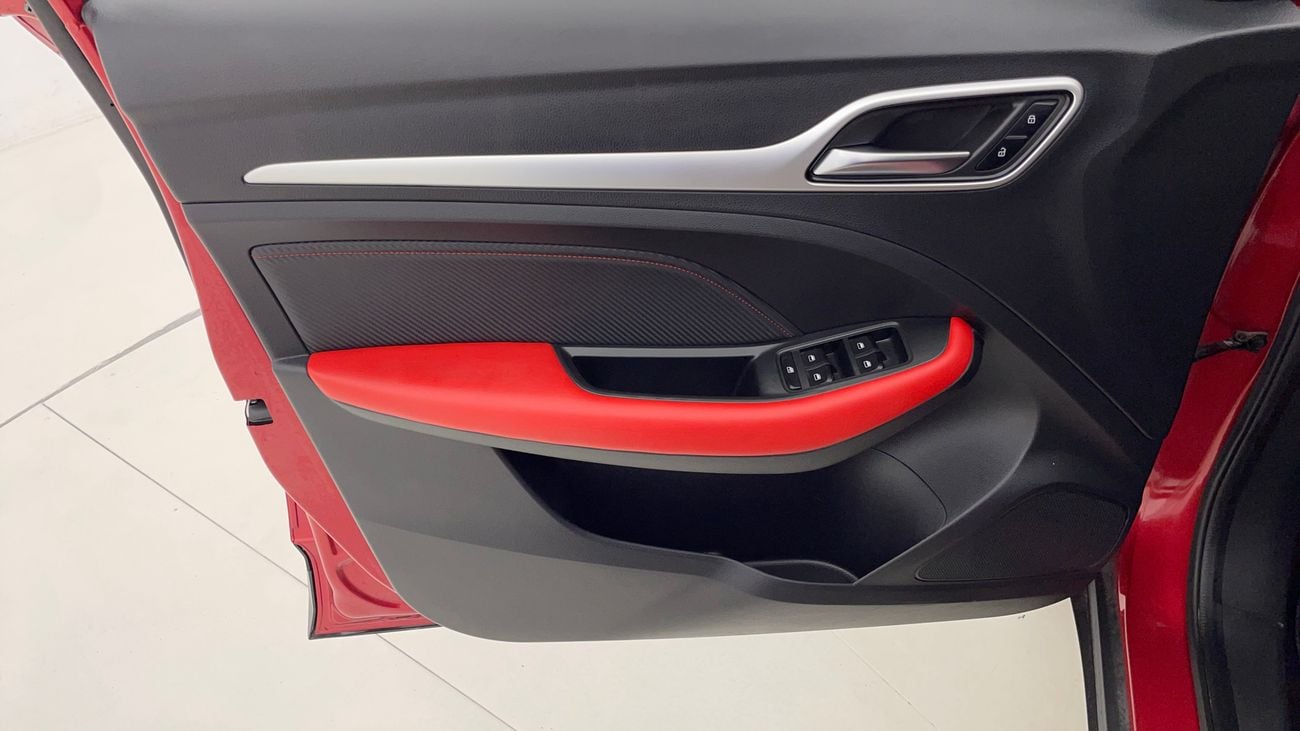 أم جي ZS LUXURY TROPHY EDITION 1.5 | بدون دفعة مقدمة | اختبار قيادة مجاني للمنزل