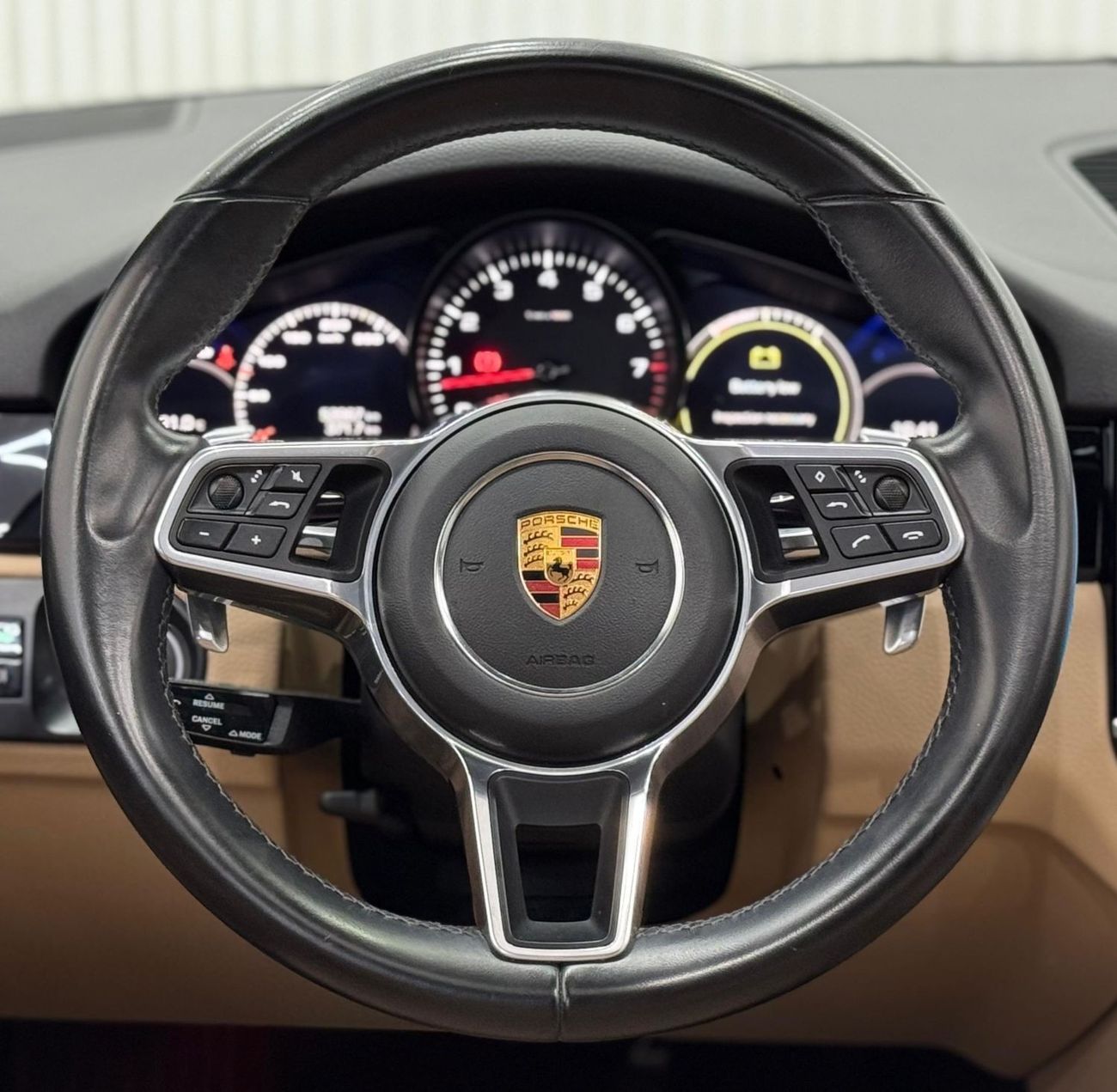 Porsche Cayenne Std 3.0L (340 HP)  2019 Porsche Cayenne, Warranty, Full Service History, Full Options, Low Kms, GCC