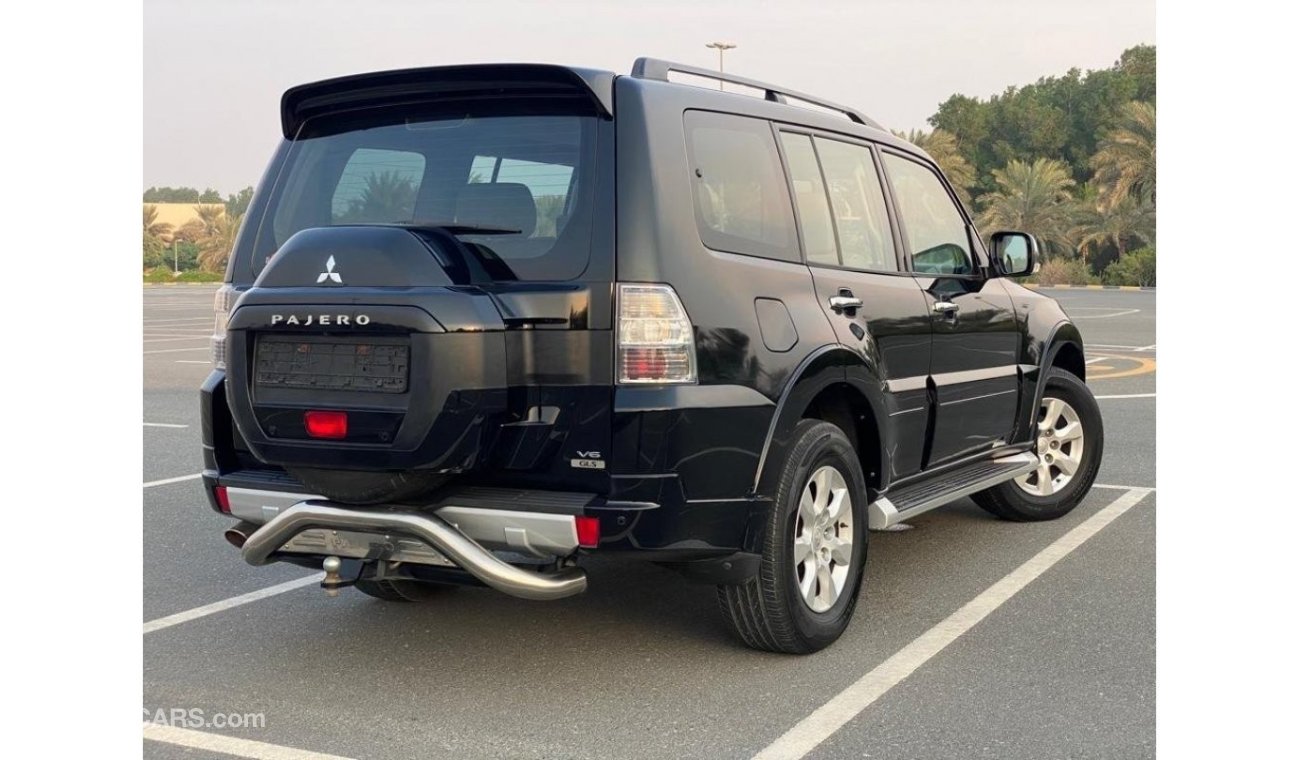 Mitsubishi Pajero Mitsubishi Pajero GLS 2017 GCC V6 Perfect Condition - Accident Free