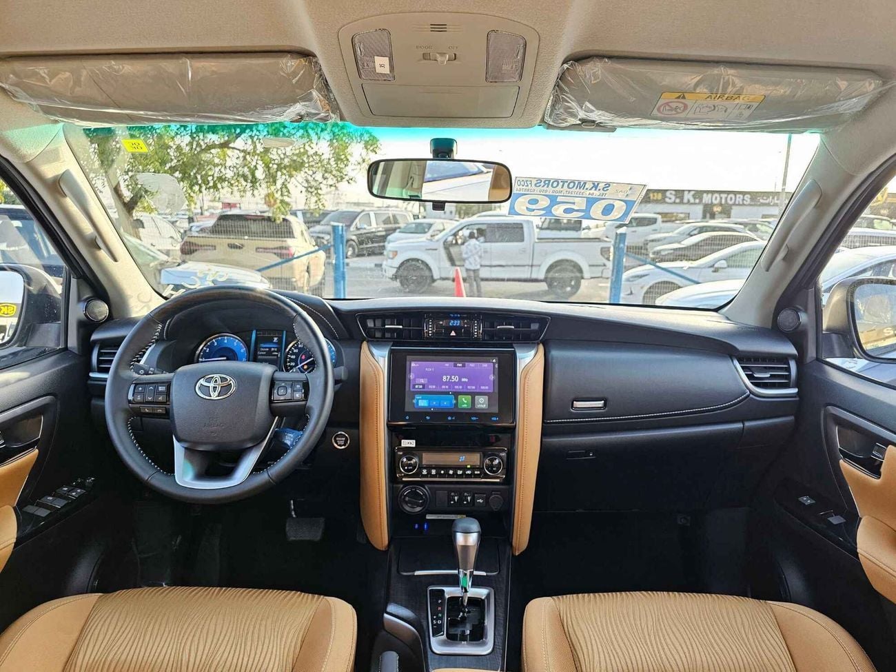 تويوتا فورتونر 4.0L V6 PETROL / 8 SCREEN + CAMERA / REMOTE KEY / REAR A/C (CODE # FP40VXB)