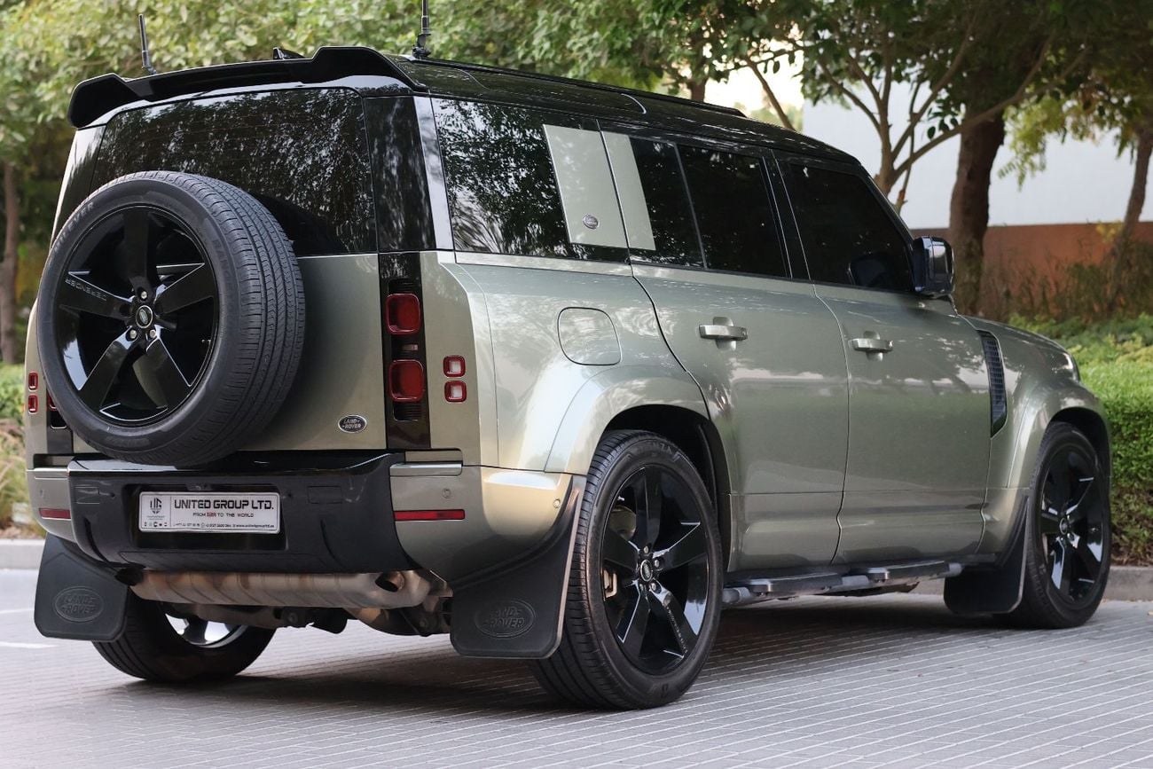 Land Rover Defender  ( Amazing Condition )