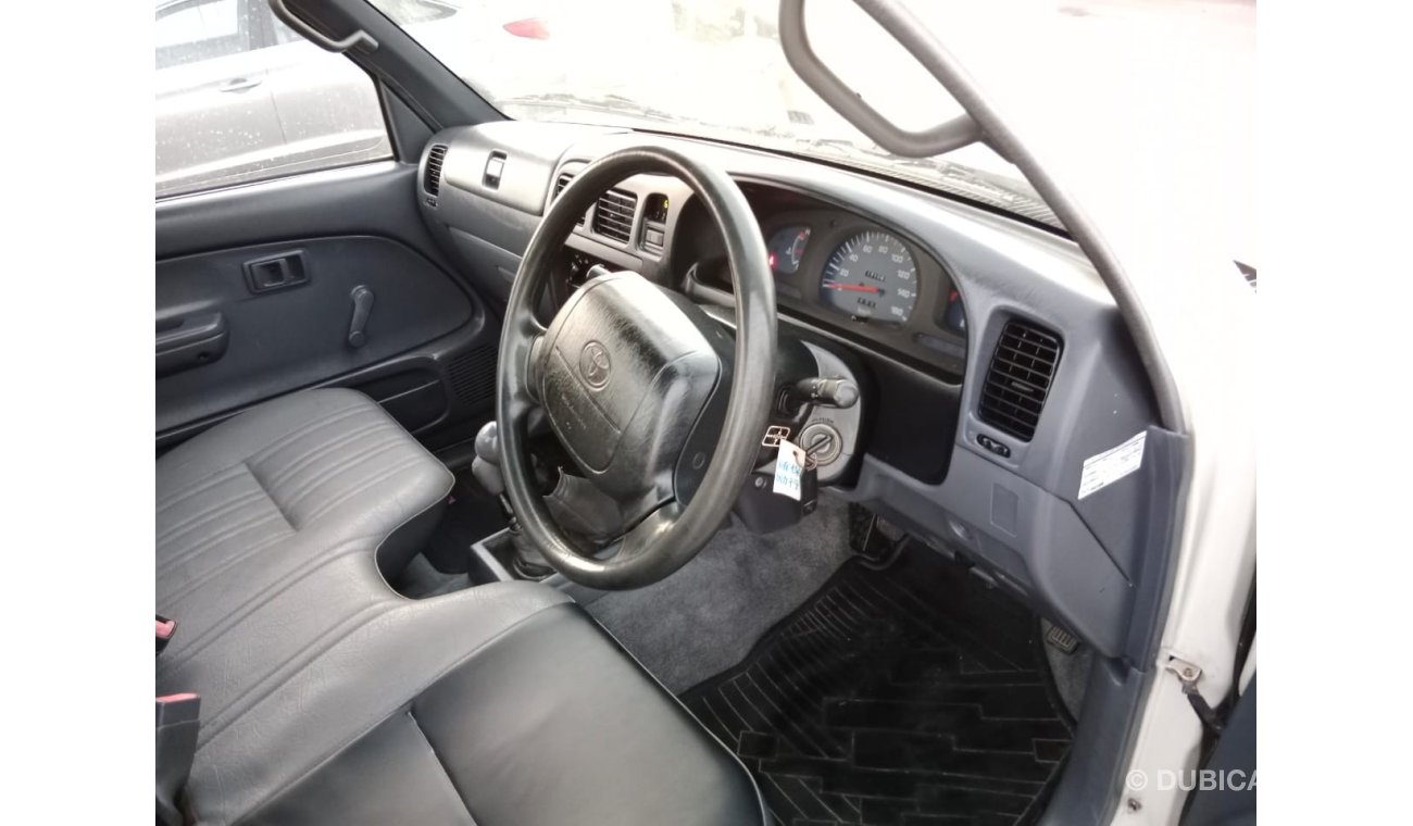 Toyota Hilux TOYOTA HILUX PICK UP RIGHT HAND DRIVE  (PM1546)