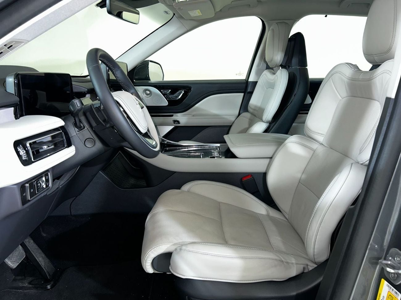 Lincoln Aviator Presidential 3.0L AVI925W PRESIDENTIAL / AL TAYER MOTORS / AL QOUZ SHOWROOM