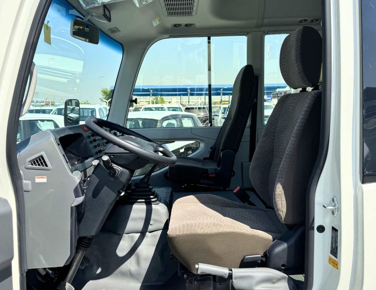 Toyota Coaster 4.2L V6 DIESEL / 23 STR M/T / AUTO FOLDING DOOR / REAR SEATS BELT (CODE # COD42A)