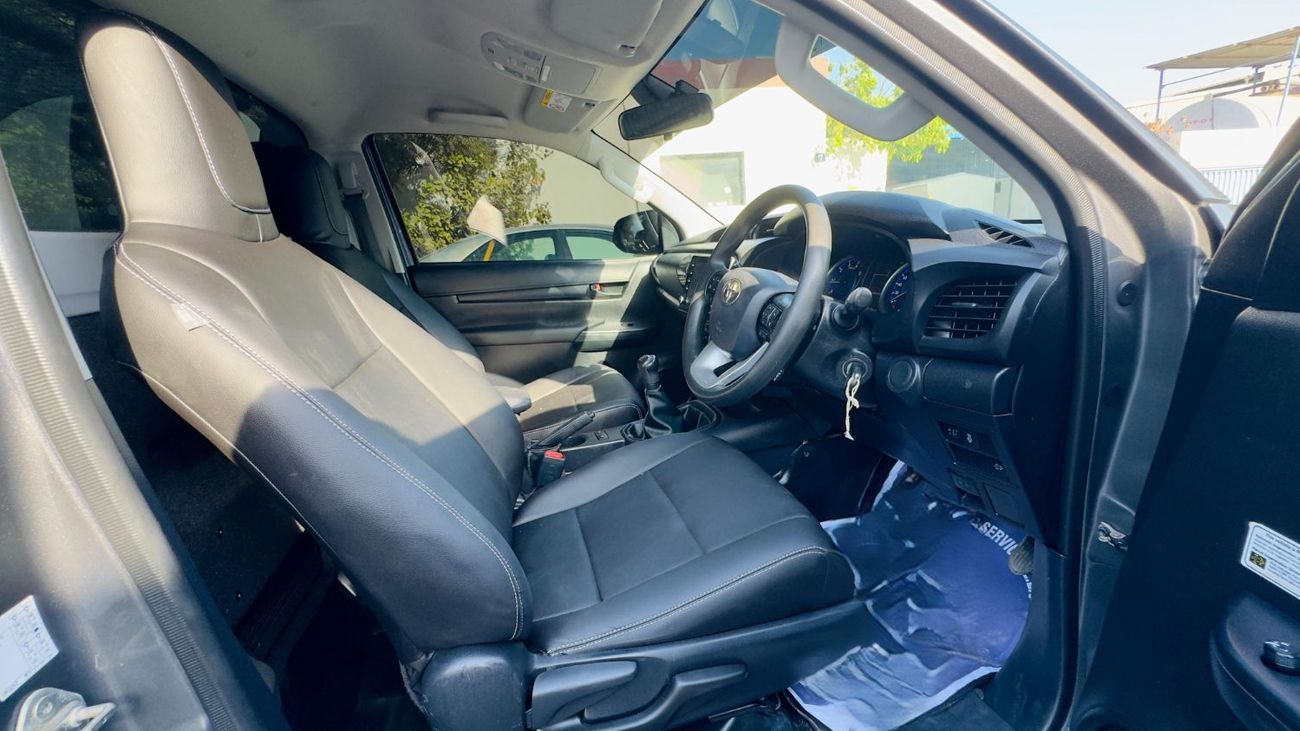 Toyota Hilux SINGLE CABIN | BULL BAR | MANUAL TRANSMISSION | 2.8L DIESEL ENGINE | 2022