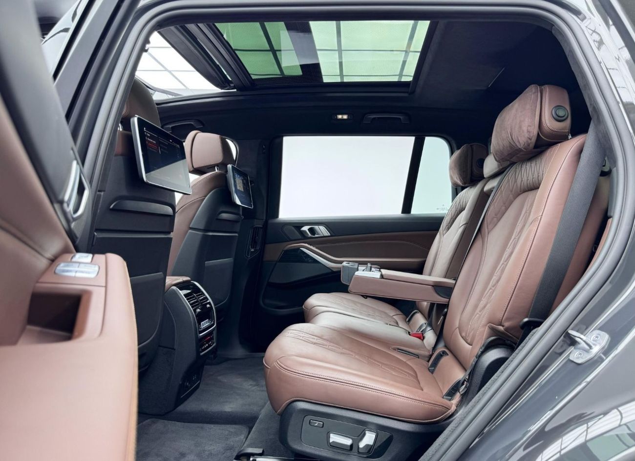 بي أم دبليو X7 40i M Sport Pure 3.0L (340 HP) 2022 BMW X7 xDrive40i M-Sport, 2026 BMW Warranty + Service Pack, Full