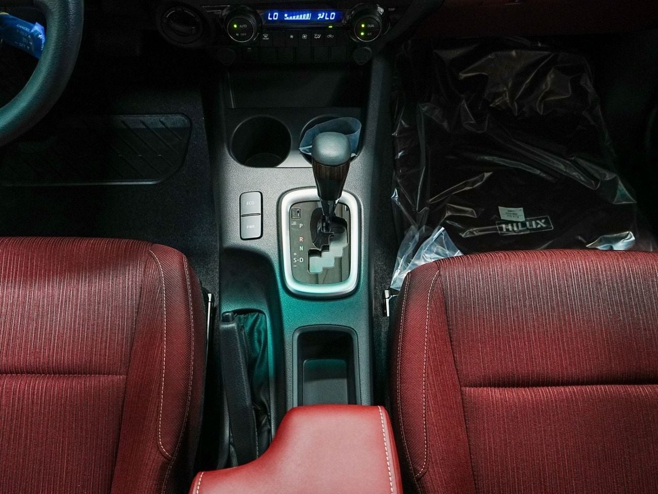 Toyota Hilux SR5 2.7 Automatic Full option 2026