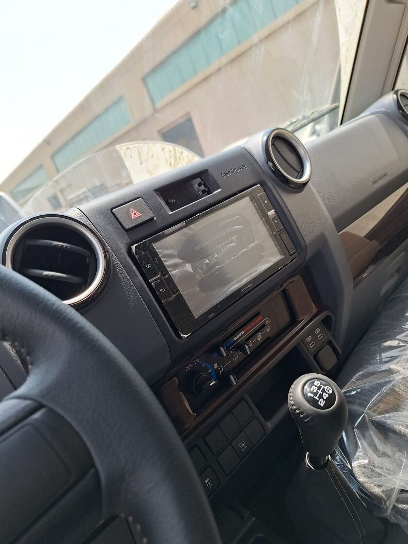 تويوتا لاند كروزر 70 (LHD) TOYOTA LAND CRUISER LC 76 HARDTOP 4.5L DIESEL5 DOORS FULL OPTION