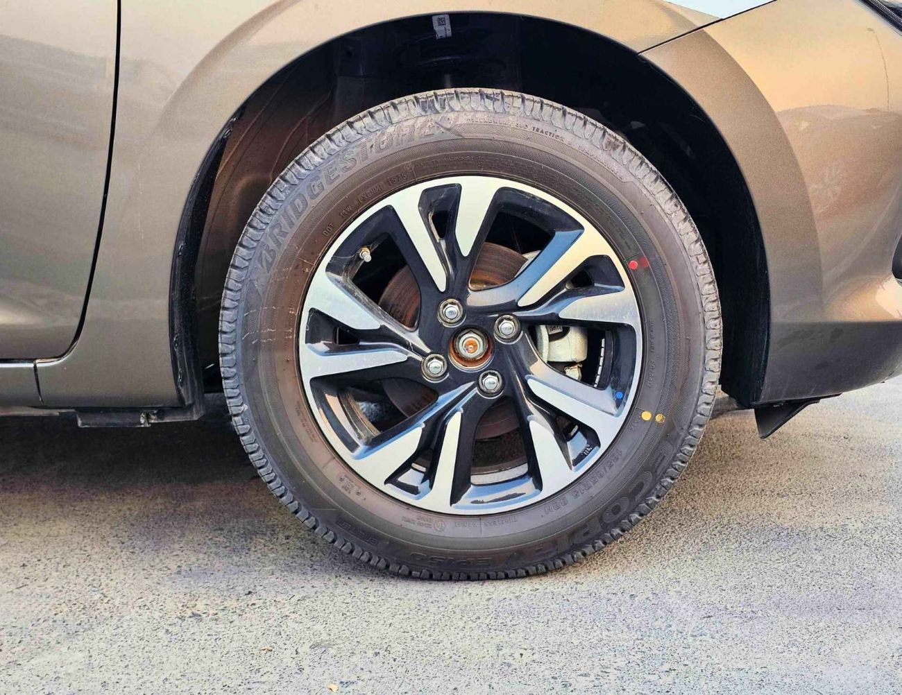 Suzuki Swift GLX / 1.2L V4 PETROL / RADAR / PUSH START / DVD CAMERA (CODE # GLXR)