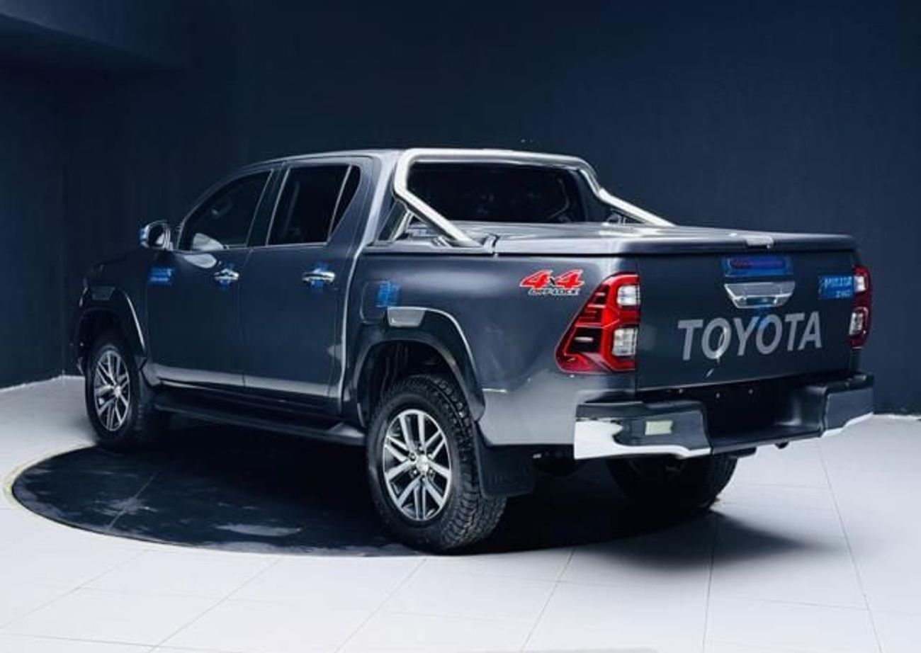 Toyota Hilux Toyota Hilux 2015 Model SR5 2.8 4x4 Diesel engine Colour Grey push start Transmission Automatic Inte