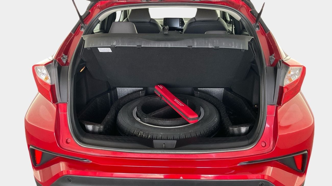 تويوتا CHR 1.8 VVT I-HYBRID VX AUTO | شامل الضمان | 0 ﺪﻔﻋﺓ ﺃﻮﻟﻯ