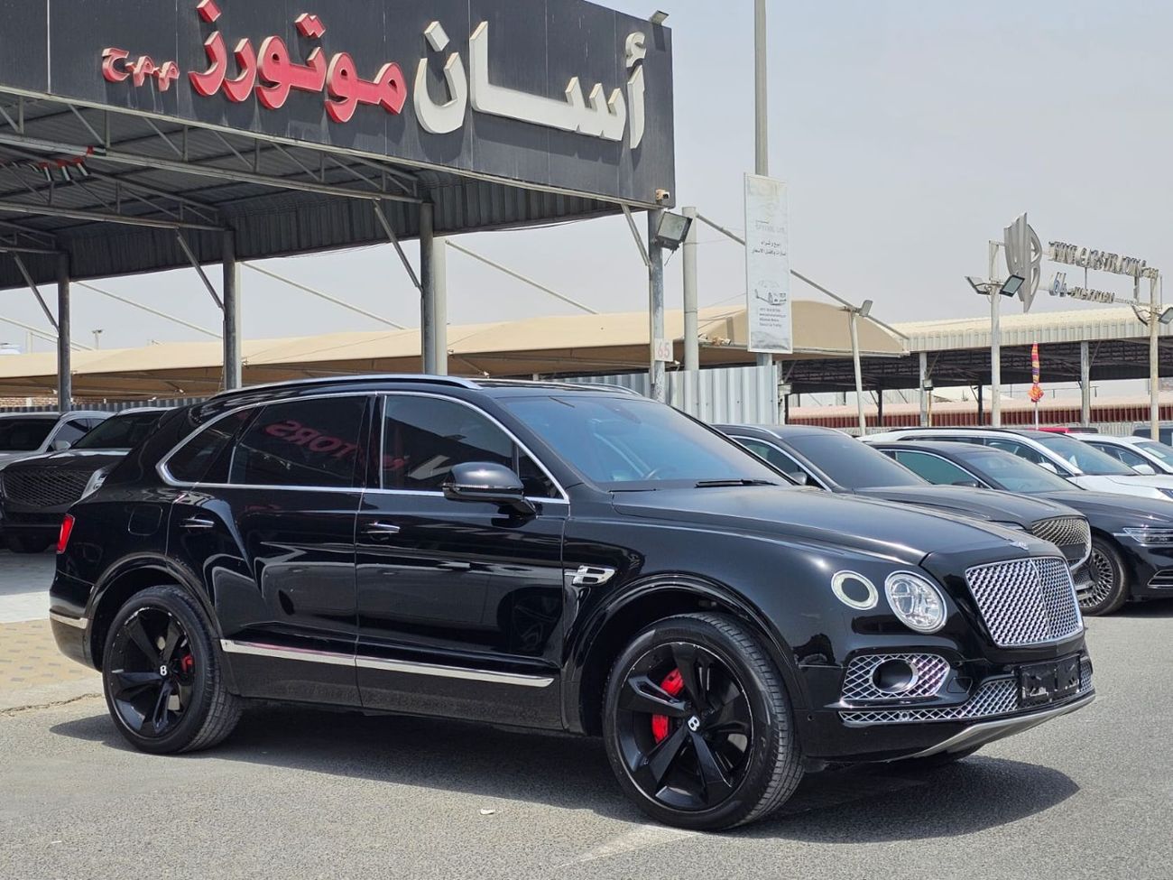 بنتلي بينتايجا Bentley Bentayga 2017  (W12- 6.0L -Twin-TurbO)